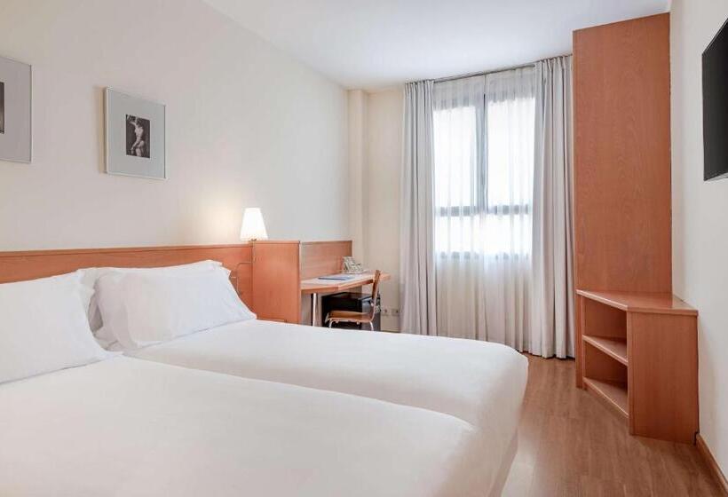 اتاق استاندارد, Exe Pozuelo