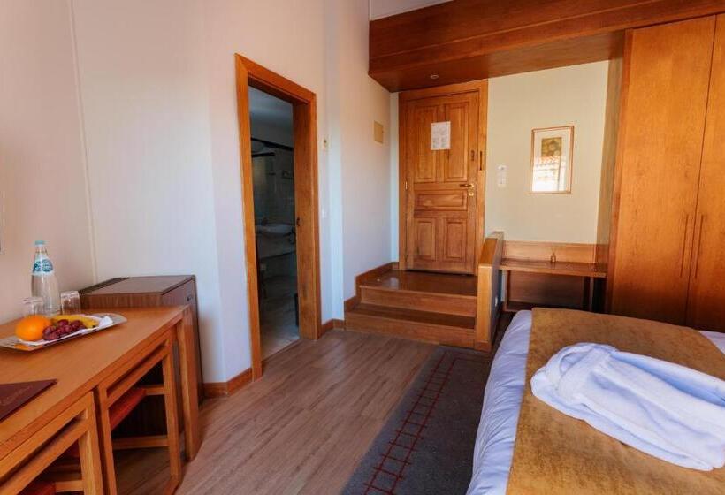 Quarto standart com varanda, Pousada De Ourém   Fátima