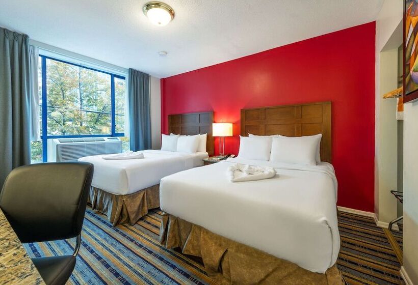 带2个双人床的标准工作室, Quality Inn & Suites