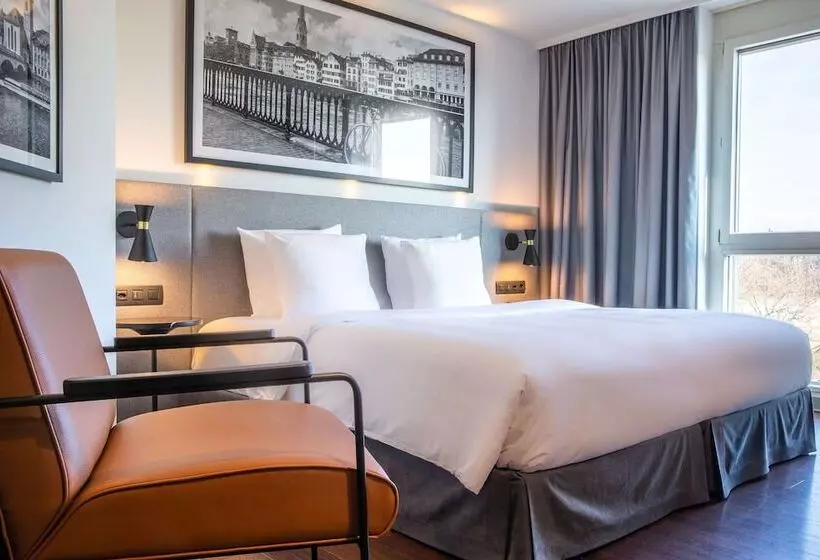 Superior-huone Näkymä, Radisson Hotel Zurich Airport