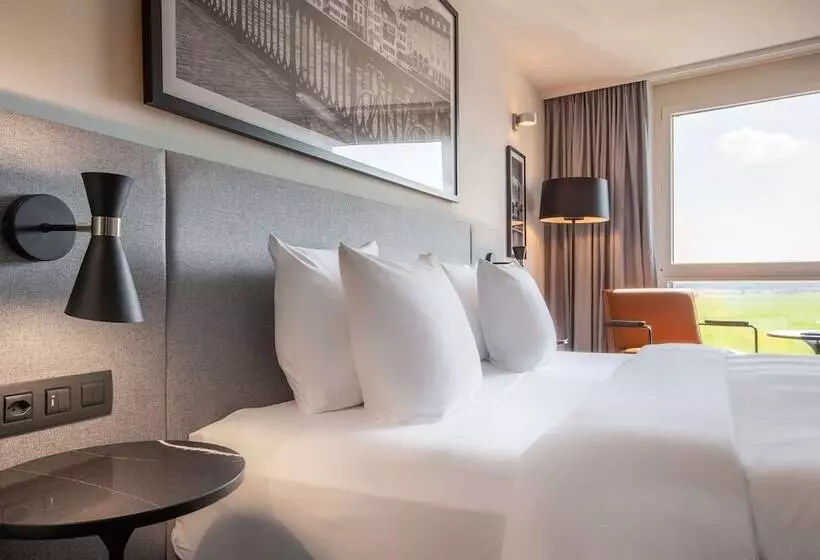 Superior-huone Näkymä, Radisson Hotel Zurich Airport