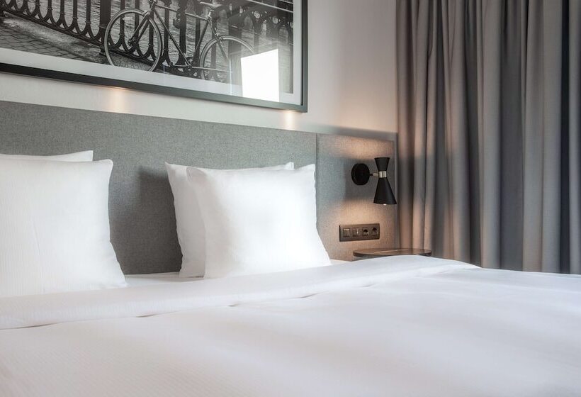 חדר סופריור עם נוף, Radisson Hotel Zurich Airport