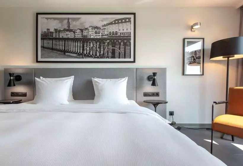 Superior-huone Näkymä, Radisson Hotel Zurich Airport