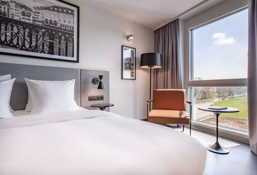 Superior-huone Näkymä, Radisson Hotel Zurich Airport