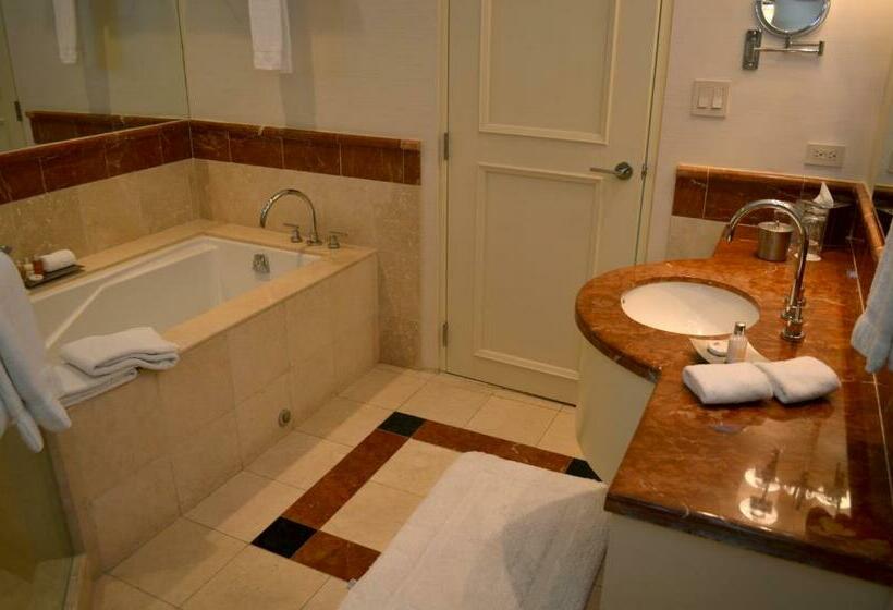 غرفة ديلوكس سرير كينج, Bristol Panama, A Registry Collection