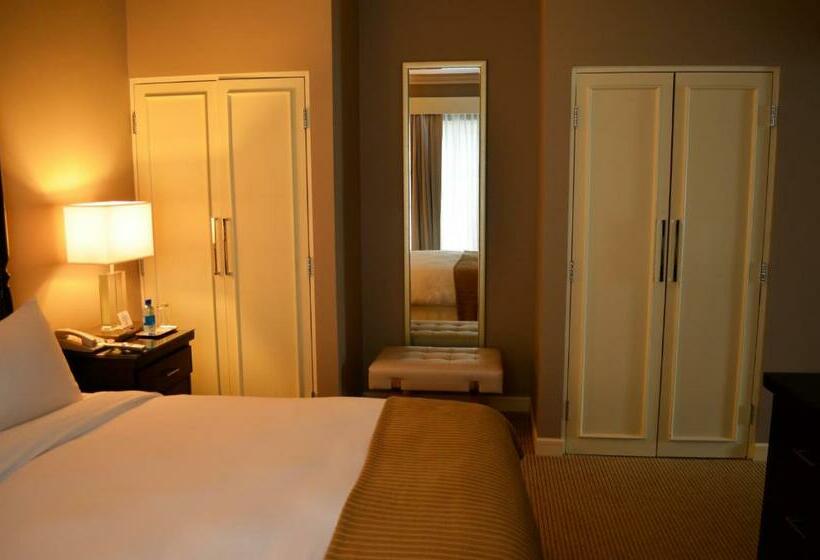 غرفة ديلوكس, Bristol Panama, A Registry Collection