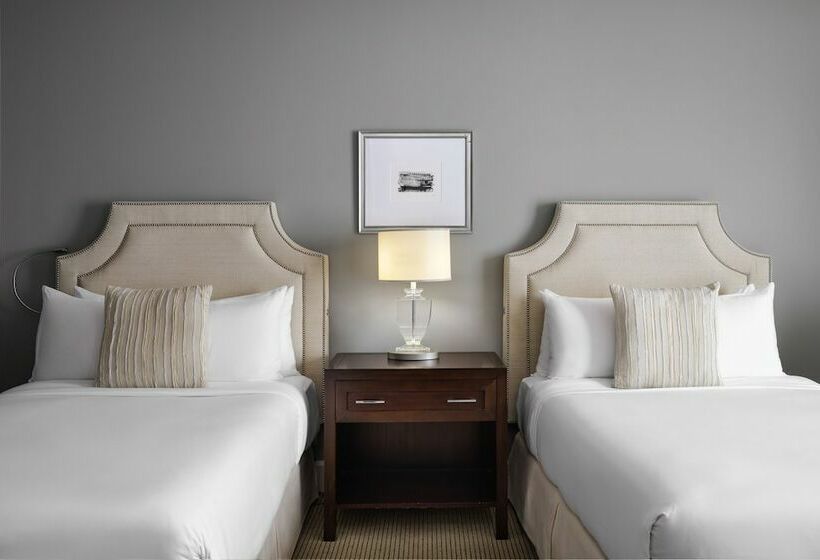 غرفة تنفيذية, Bristol Panama, A Registry Collection