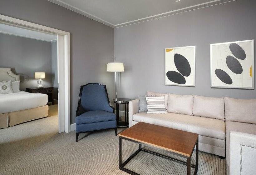 جناح سوبيريور, Bristol Panama, A Registry Collection