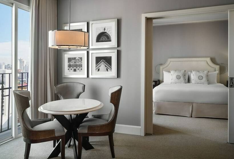 Люкс Superior, Bristol Panama, A Registry Collection