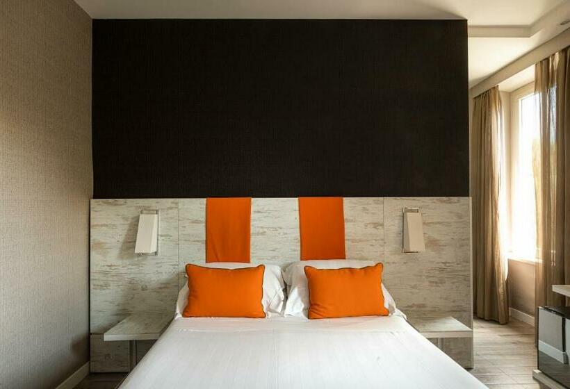 חדר קלאסי, The Guardian