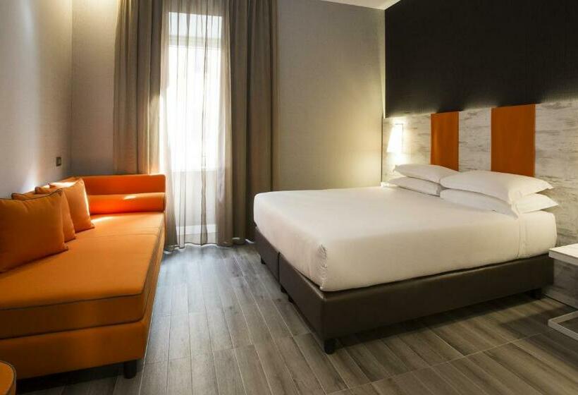 חדר דלוקס לשלושה, The Guardian