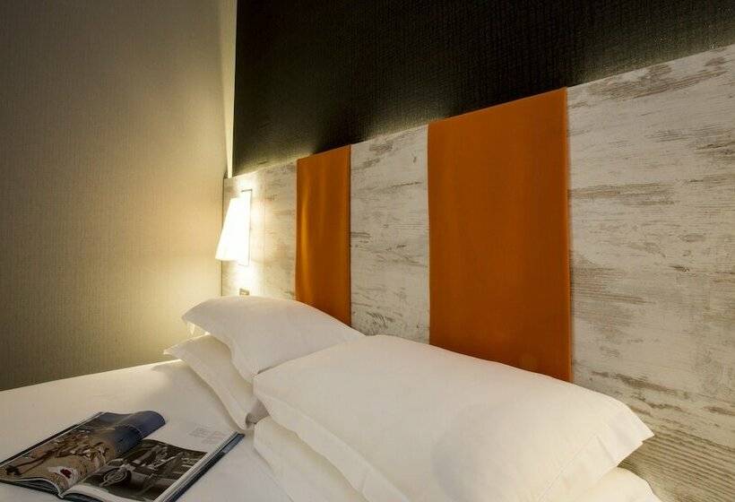 חדר דלוקס לשלושה, The Guardian