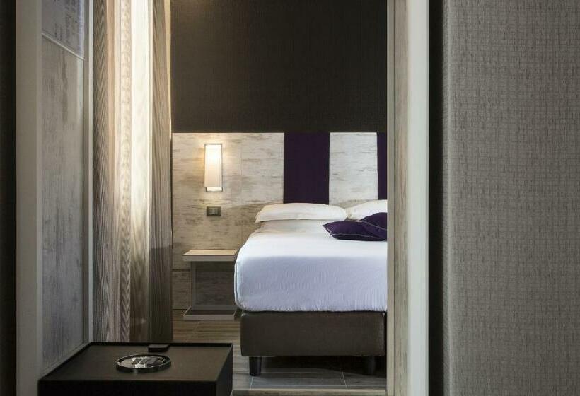 סוויטת ג'וניור, The Guardian