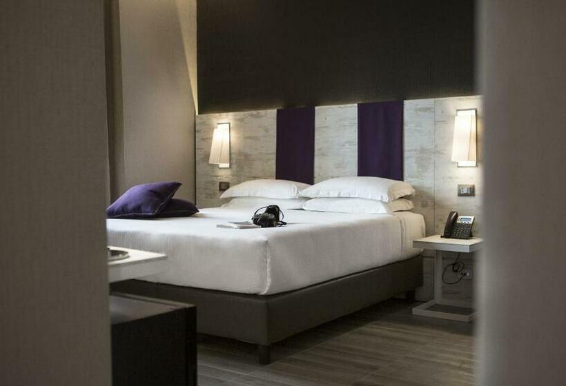 סוויטת ג'וניור, The Guardian