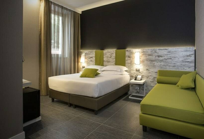 סוויטת ג'וניור, The Guardian