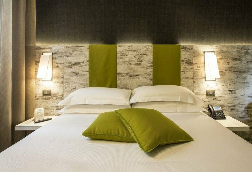 סוויטת ג'וניור, The Guardian