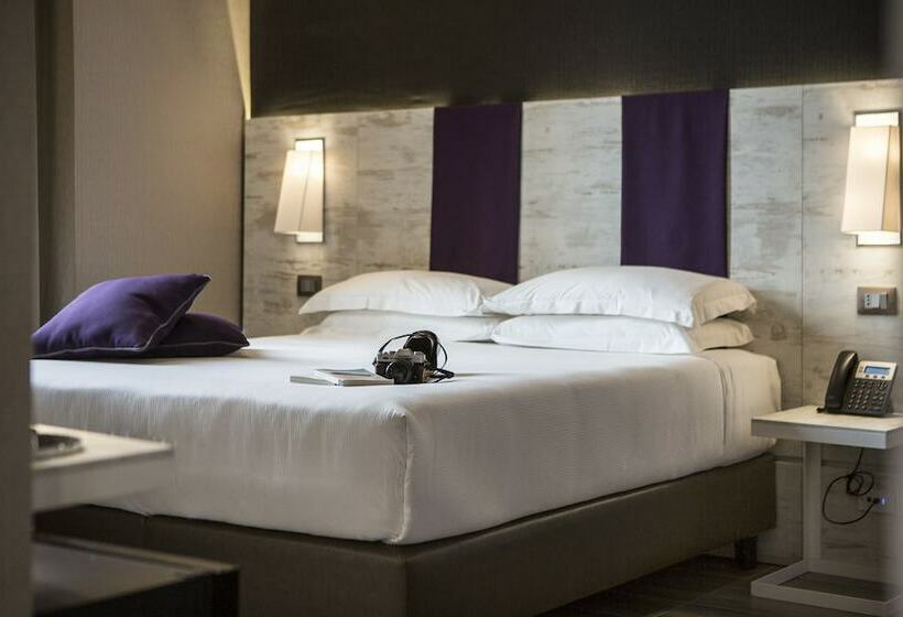 סוויטת ג'וניור, The Guardian