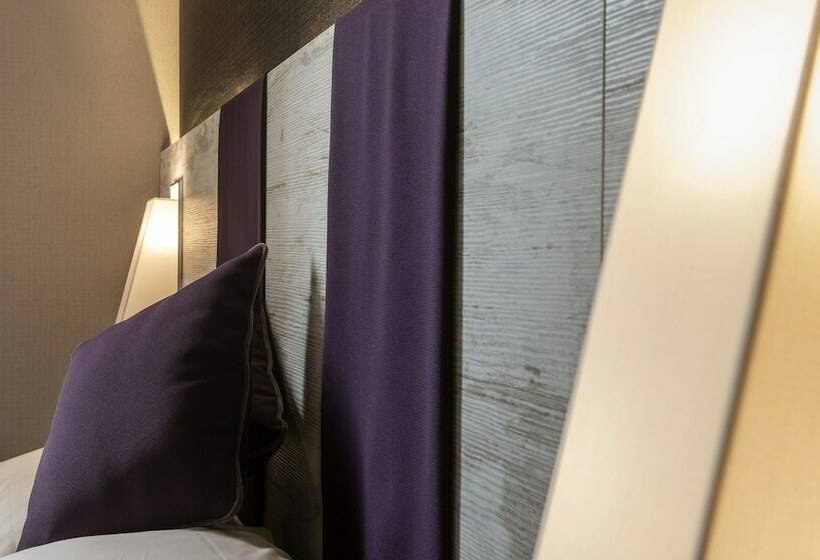 סוויטת ג'וניור, The Guardian