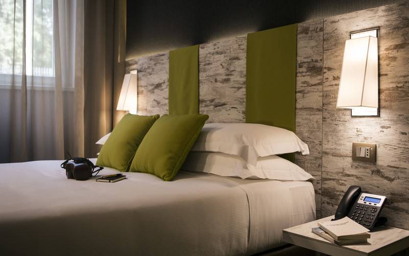 חדר משפחתי, The Guardian