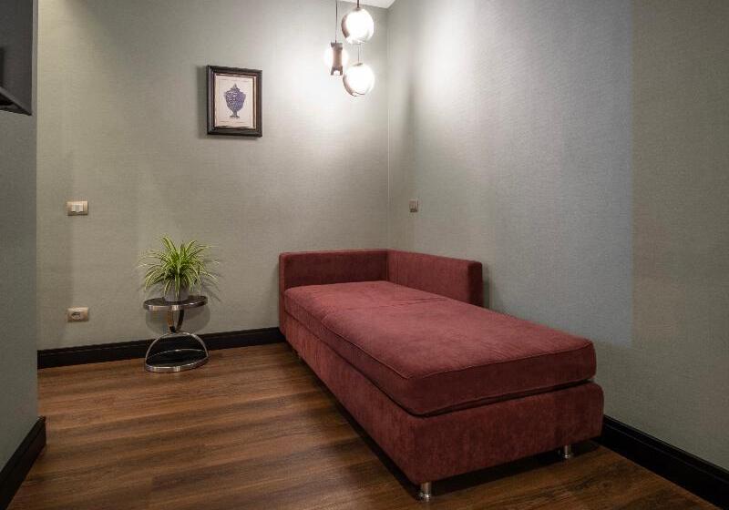 סוויטה, The Guardian