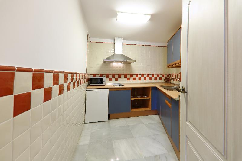 חדר קלאסי, The Guardian