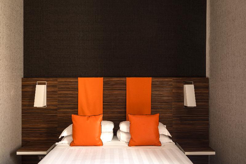 חדר קלאסי, The Guardian