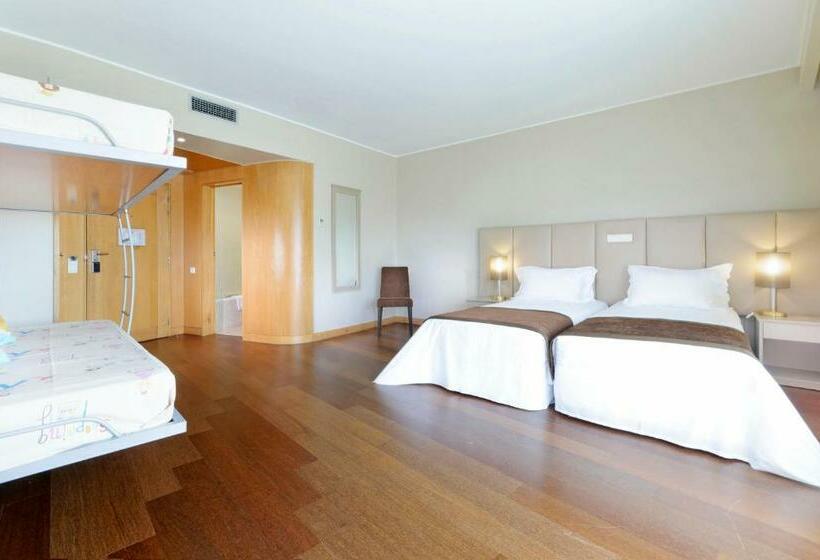 غرفة عائلية سرير بطابقين, Tryp By Wyndham Porto Expo