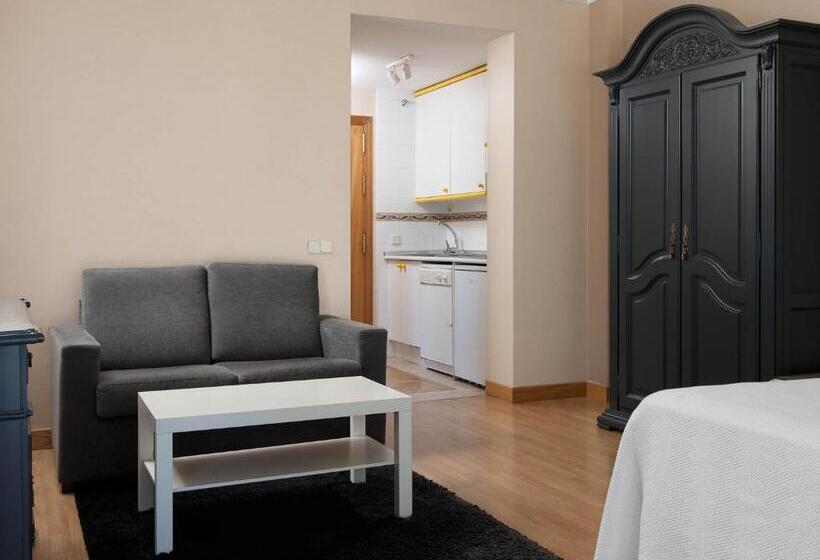 استودیوی استاندارد, Th Aravaca