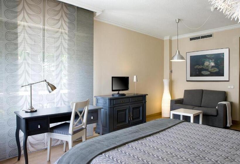 استودیوی استاندارد, Th Aravaca