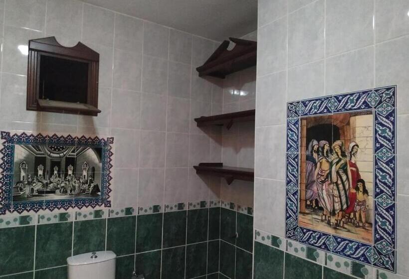 带阳台标准四人间, Ephesus Centrum