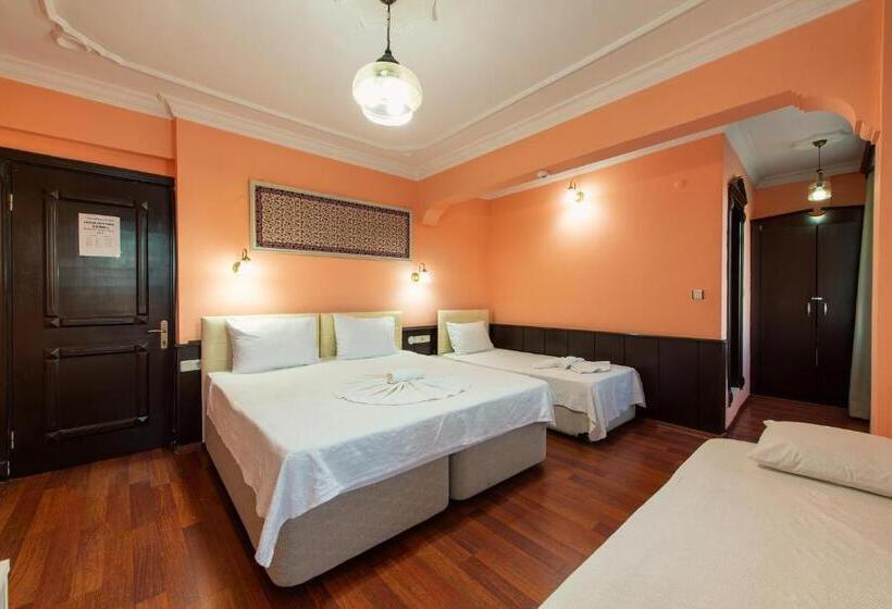 带阳台的三人标准间, Ephesus Centrum