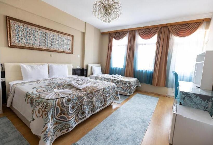 带阳台的三人标准间, Ephesus Centrum