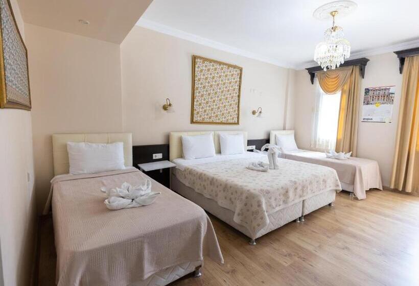 带阳台标准四人间, Ephesus Centrum