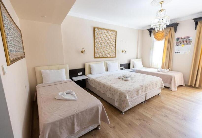 带阳台标准四人间, Ephesus Centrum