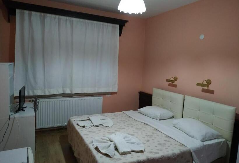 标准三人间, Ephesus Centrum