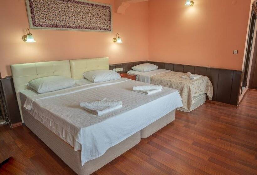 标准三人间, Ephesus Centrum