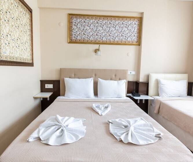 标准三人间, Ephesus Centrum