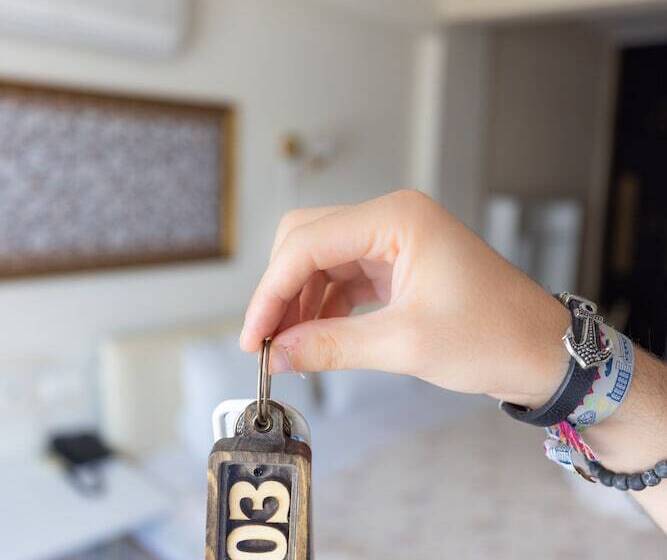 标准三人间, Ephesus Centrum