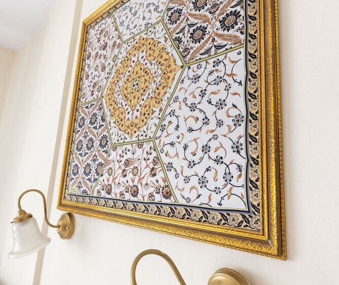 标准三人间, Ephesus Centrum