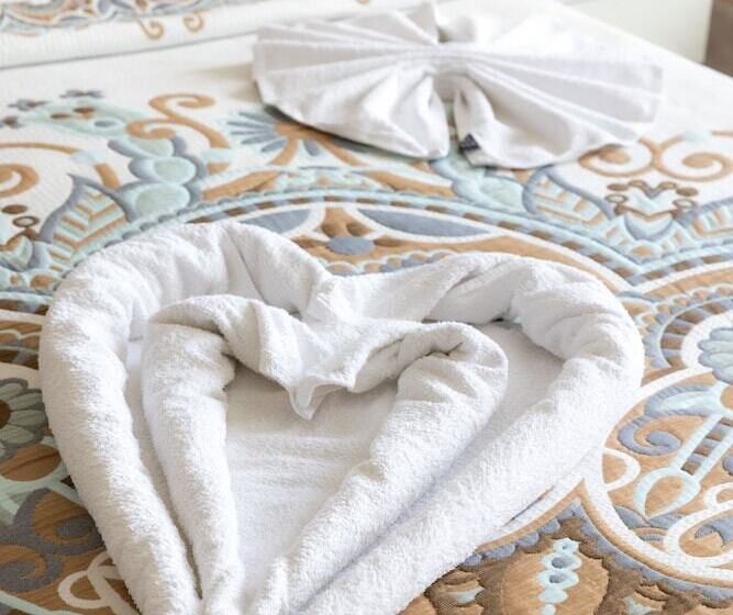 标准三人间, Ephesus Centrum