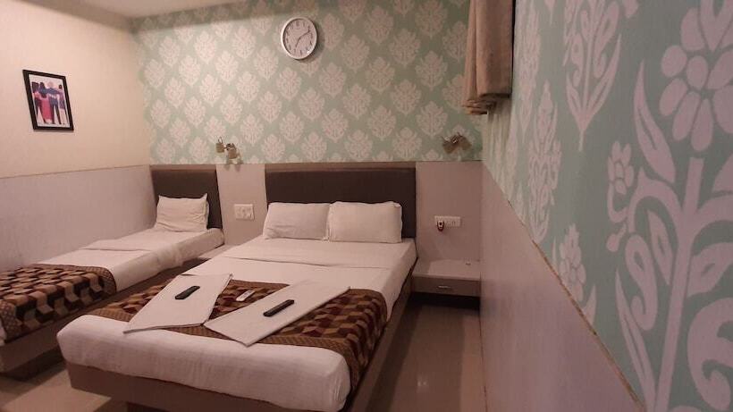 اتاق استاندارد سه نفره, Kf Residency