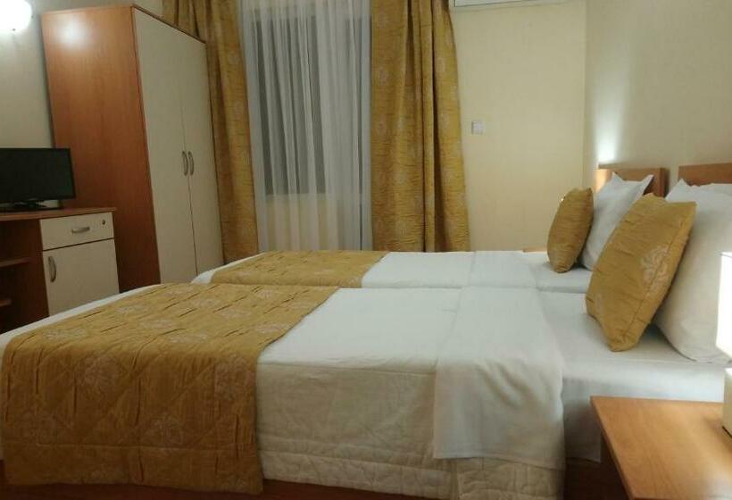 기본룸, Victoria Family