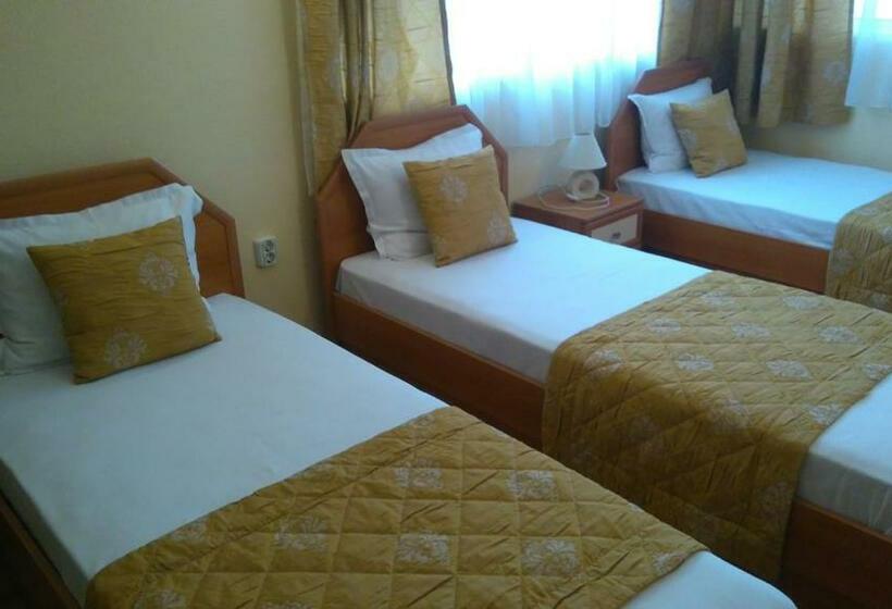 스탠다드 트리플 룸, Victoria Family