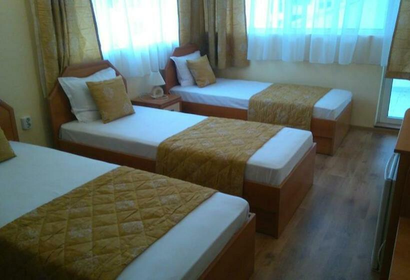 스탠다드 트리플 룸, Victoria Family