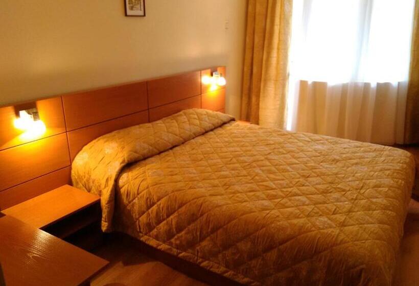 발코니 디럭스 룸, Victoria Family