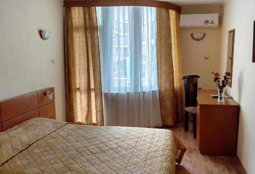 Номер Deluxe с Балконом, Victoria Family