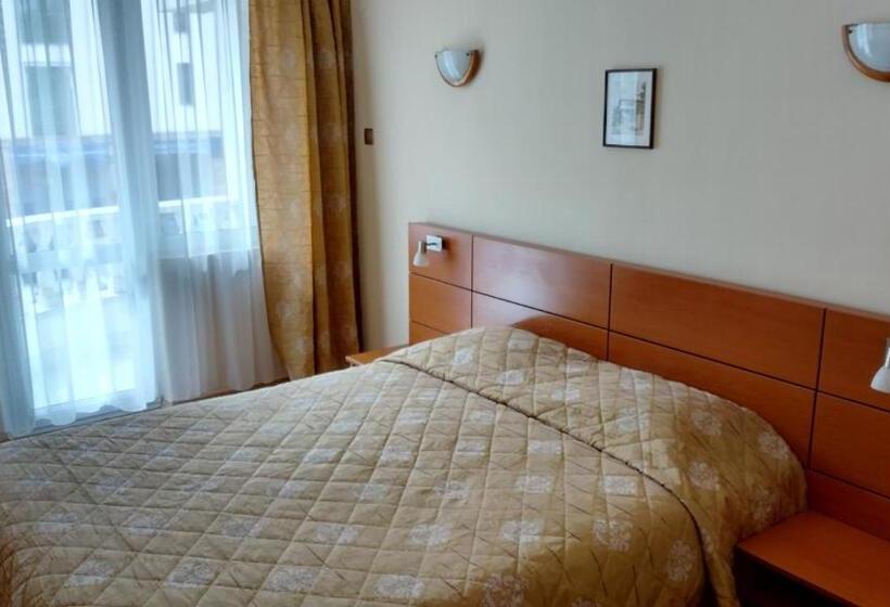 발코니 디럭스 룸, Victoria Family