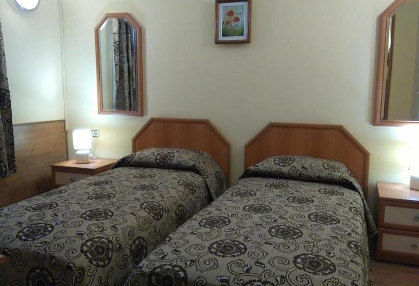 주니어 스위트 발코니, Victoria Family