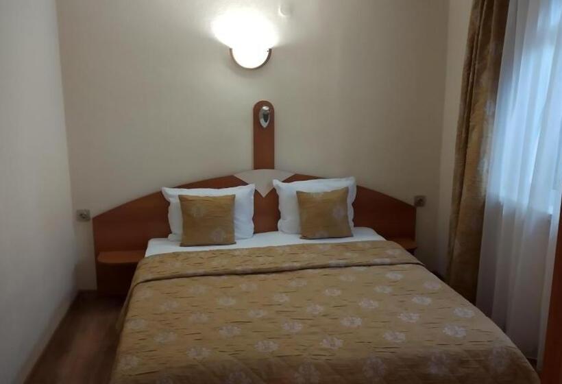 주니어 스위트 발코니, Victoria Family