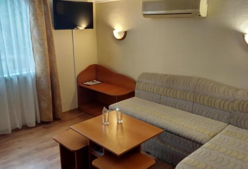 주니어 스위트 발코니, Victoria Family